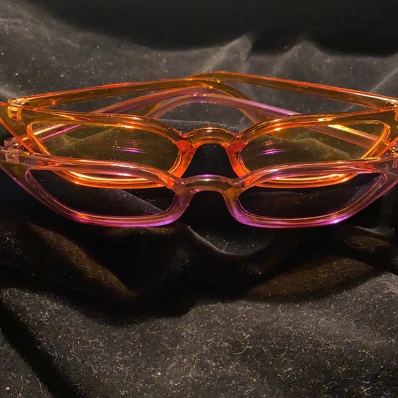 Two pair of cats eye glasses - Picture 2 of 7